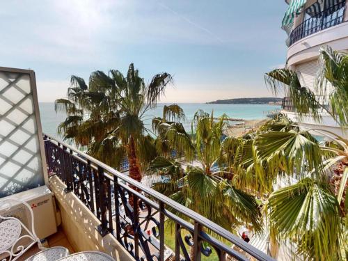 Studio rénové avec balcon et garage en plein cœur de Menton - FR-1-196-375