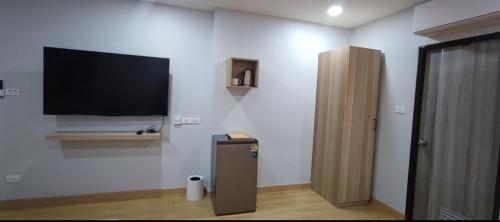 โทรทัศน์และ/หรือระบบความบันเทิงของ บ้านใต้ชุกโดน BaantaiChukadon hotel