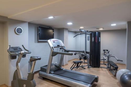 Fitness centrum a/nebo fitness zařízení v ubytování Scandic Gdańsk