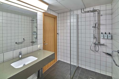 Koupelna v ubytování Scandic Mölndal