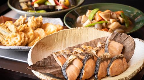 Makanan di atau berdekatan hotel