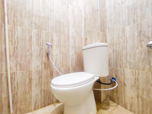 Un baño de Griya Poerwoto Syariah near Pasar Klewer Solo RedPartner