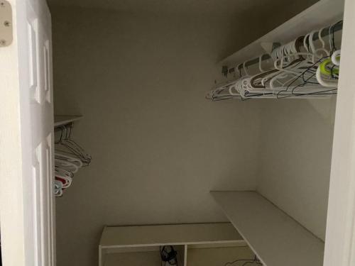 オタワにあるCute 3 Bedrooms Townhouse in Kanataのギャラリーの写真