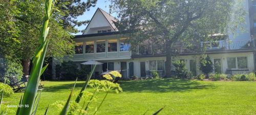 Сад в Parkhotel Bad Bevensen ,ThermePlus