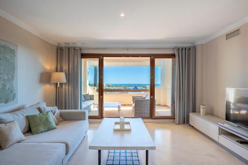 Sea view apartment El Paraiso Estepona