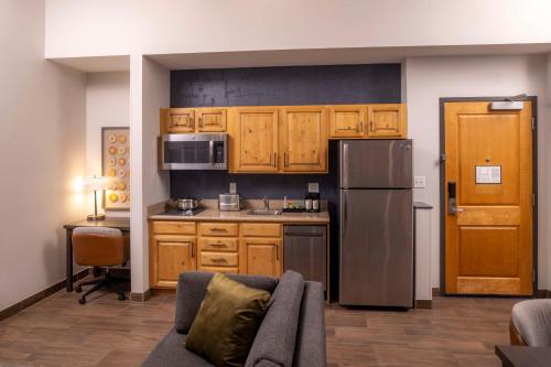Kuchyň nebo kuchyňský kout v ubytování Homewood Suites by Hilton Jackson