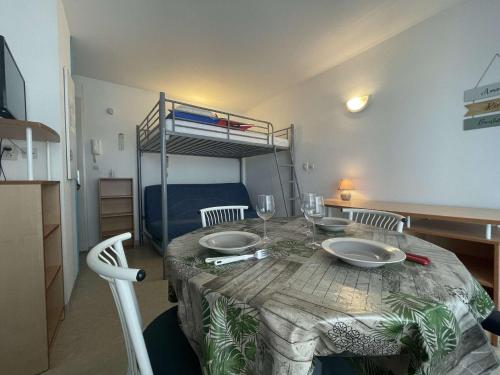 Photo de la galerie de l'établissement Appt Studio LA ROCHELLE - LR030-E25, à La Rochelle