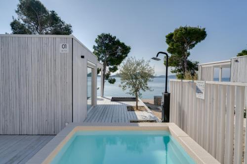 Villa Luna Buqez - 1st Sea line by Beach