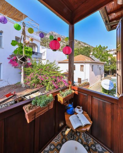 LavantaKaş 2 50 mt to Long Bazaar in Kas Square