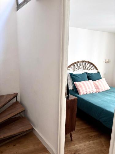 Katil atau katil-katil dalam bilik di Duplex moderne port de Nice