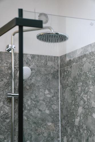 Un baño de Capstay - Charleroi