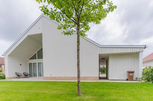 Κήπος έξω από το New, freestanding house near RAB