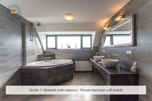 Ένα μπάνιο στο Joy at the Beach