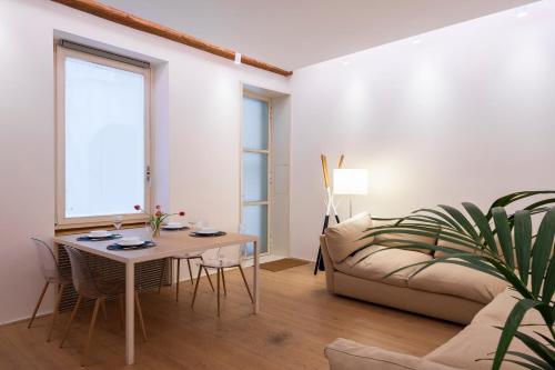 Coronari Navona luxury 1 bedroom 2 bathrooms