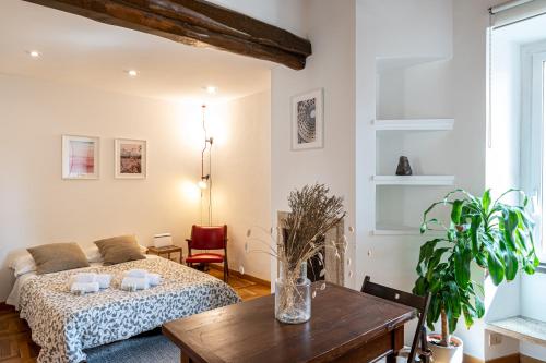 Piazza Navona the most central apartment