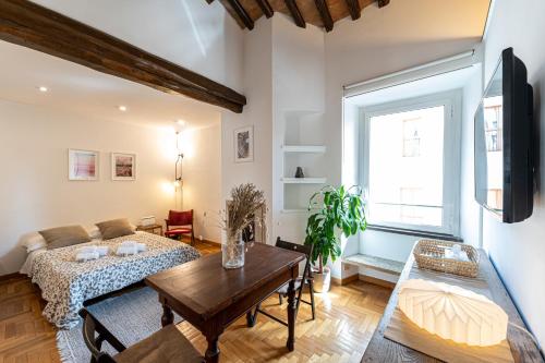 Piazza Navona the most central apartment