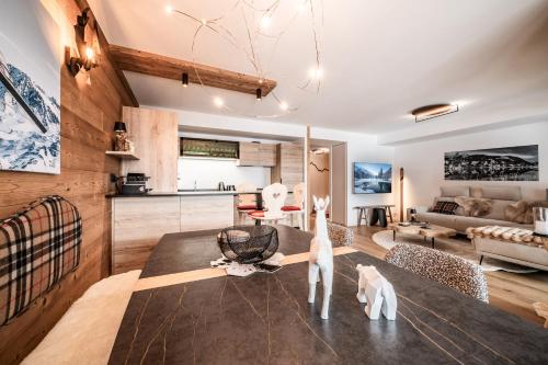 Apartment Chamoisine, Châtel - by EMERALD STAY
