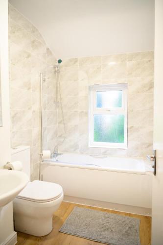 Aqua Springs, 2 BR, Sofa Bed, Sleeps 6, 1st floor apartment, near Didsbury photo 19