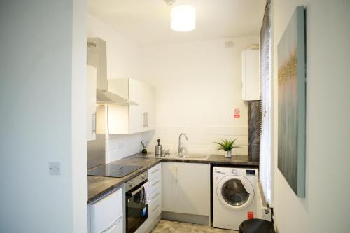 Aqua Springs, 2 BR, Sofa Bed, Sleeps 6, 1st floor apartment, near Didsbury photo 9