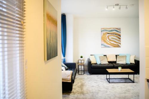 Aqua Springs, 2 BR, Sofa Bed, Sleeps 6, 1st floor apartment, near Didsbury photo 10
