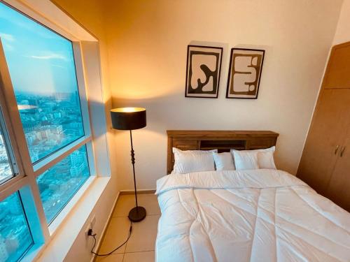 Ένα ή περισσότερα κρεβάτια σε δωμάτιο στο panorama sea view luxury apartment 3 bedroom VIP