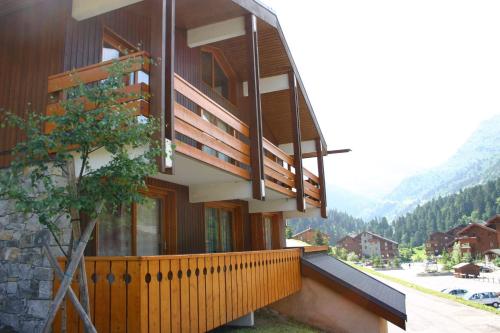 Family T3 near the slopes Méribel