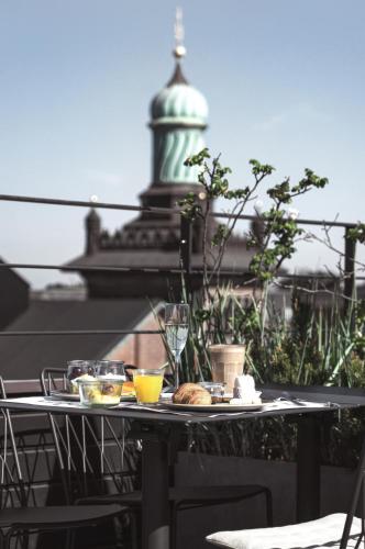 Mad på hotellet eller i nærheden