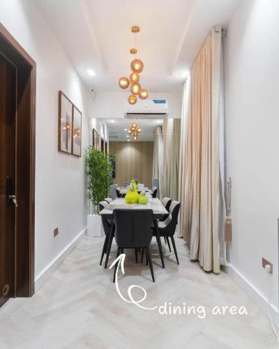 Φωτογραφία από το άλμπουμ του MJ's HAVEN LEKKI-PHASE ONE σε Lekki