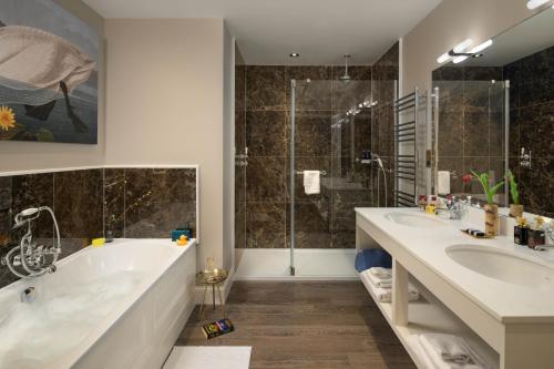 Ένα μπάνιο στο Meikleour Arms Hotel & Restaurant