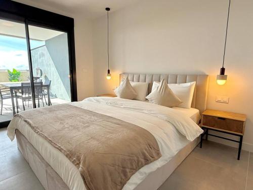 SR Oasis 325 2 BDR Penthouse with Sea View