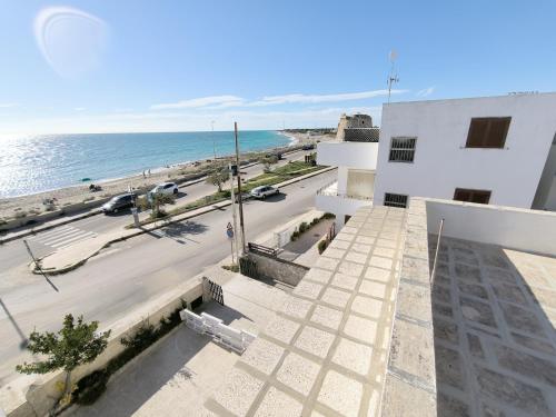 Φωτογραφία από το άλμπουμ του Appartamento La Torre piano terra sul mare Puglia On line σε Torre Mozza