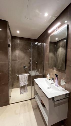 Ένα μπάνιο στο Sifah Stay