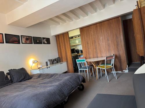 Suite indépendante studio top centre Marais