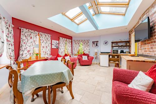 Η κουζίνα ή μικρή κουζίνα στο the Orangery - BnB Suites