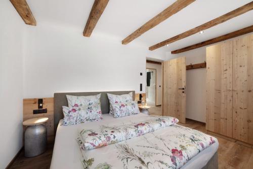 Ένα ή περισσότερα κρεβάτια σε δωμάτιο στο Apartments Feldbauer