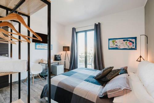 Una cama o camas en una habitación de Lu-mé