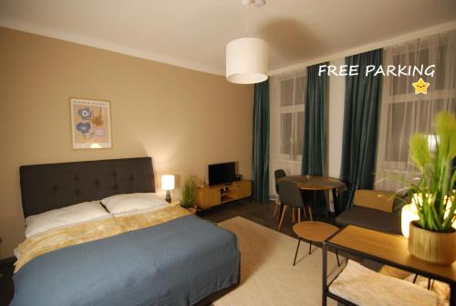 Cozy, Small, NEW with FREE Parking