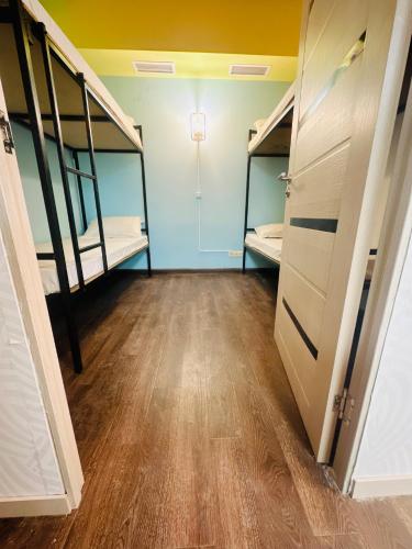 Gambar di galeri bagi future hostel di Yerevan