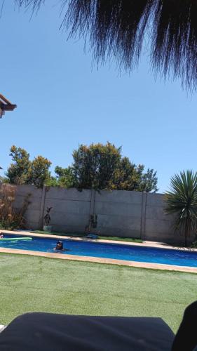 Bazén v ubytování Casa de totys en la Serena nebo v jeho okolí