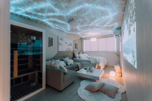 puff Shinsaibashi - Sauna, Projector, Sleeps 8