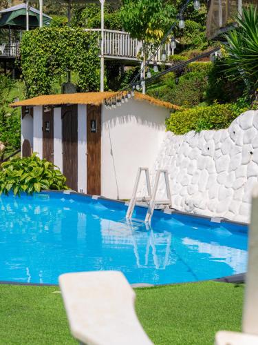 Piscina en o cerca de Glamping Renacer Vistas Turrialba, Paris