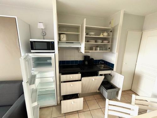 Η κουζίνα ή μικρή κουζίνα στο Appartements front de Mer SABLES D'OLONNE