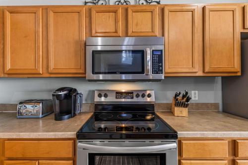 7BDM Prvt Pool Villa - Gated Resort 10min to Disney photo 12