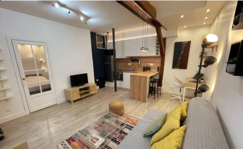 Apartment on Rue Morvan