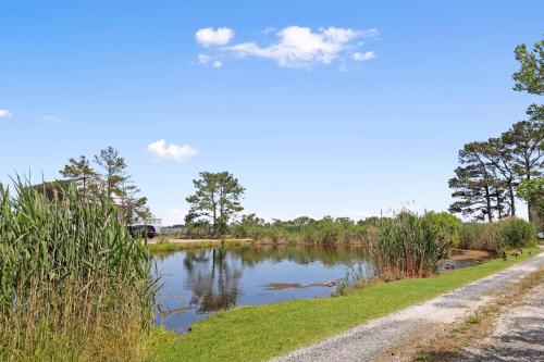 Gallery image of Shady Grove - Water views, Fireplace! in Deep Hole