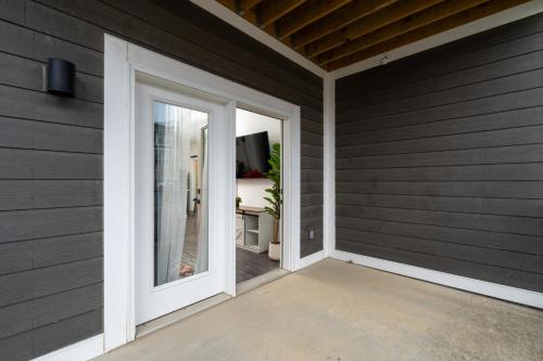 Fotografie z fotogalerie ubytování Decadent Haven Spacious 2BR 2BA 2 King Beds WFH GYM v destinaci Whitestown