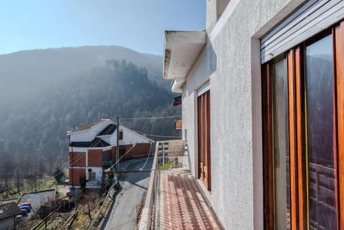 Nespecifikovaný výhled na hory nebo výhled na hory při pohledu z apartmánu