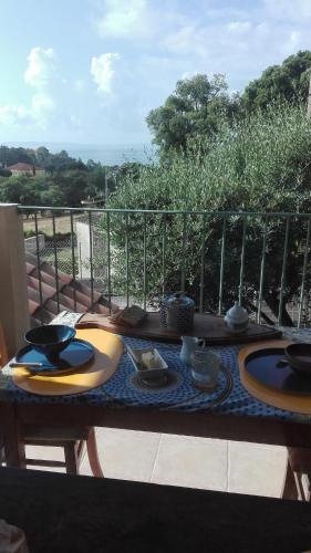 bastidon, 5 people near beach, sea view, quiet