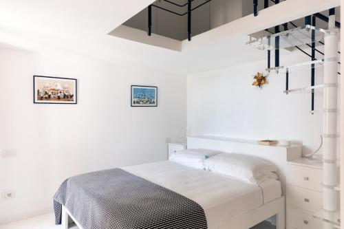 A bed or beds in a room at Villa Elizabeth