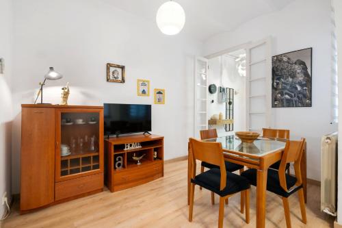 Whisper-Quiet 2BR Near Sagrada